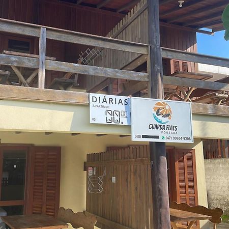 Guarda Flats Apartment Guarda do Embaú Екстериор снимка